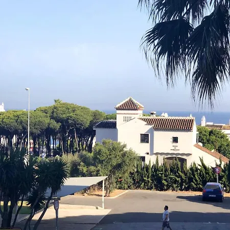 شقة Modern In Calahonda - 60 M² With Shared Pool *